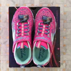 NWT Sketchers girls light up sneakers 13